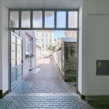 Cozy Apartment In Quiet Courtyard Near Charles Bridge Praga Exterior foto